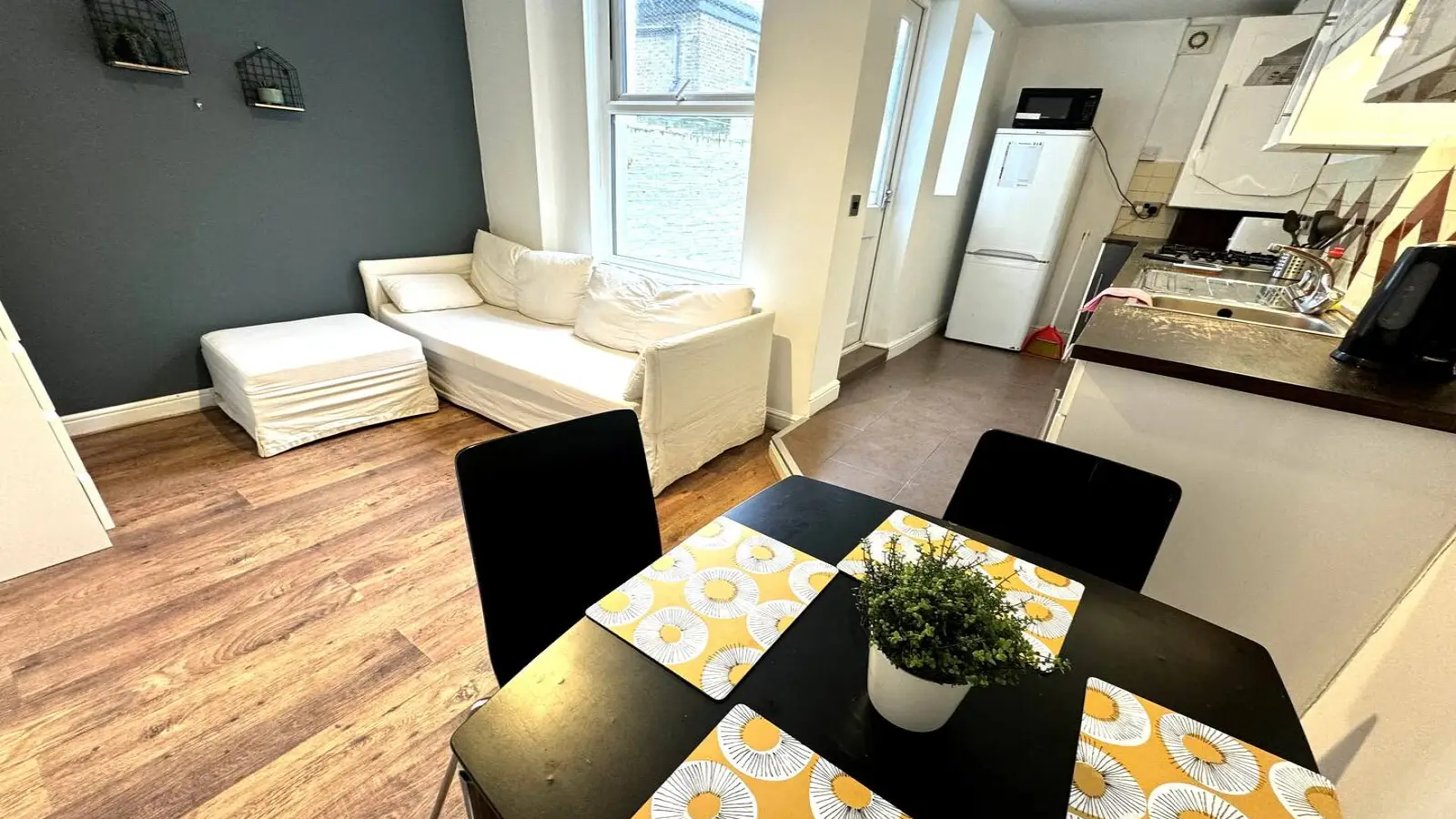 Flat Lillie Road in Greater London