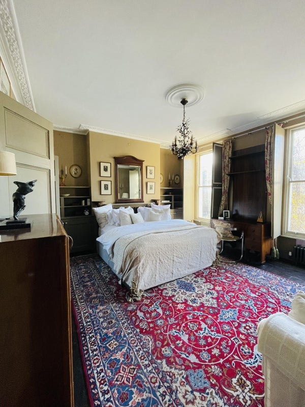 Room College Grove in Greater London