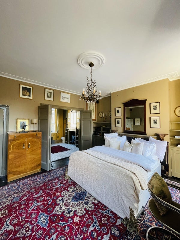 Room College Grove in Greater London