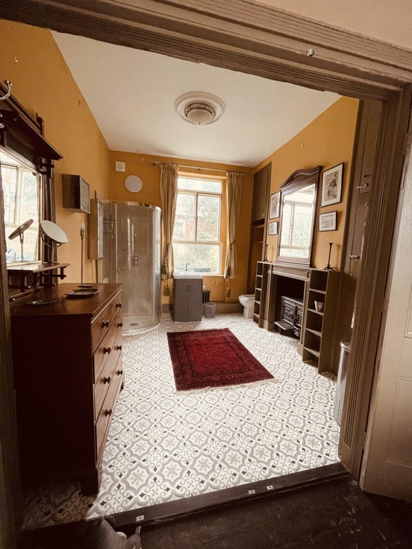 Room College Grove in Greater London