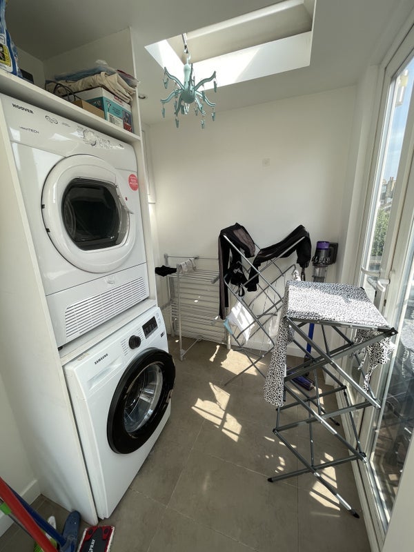 Flat Dawes Road in Greater London