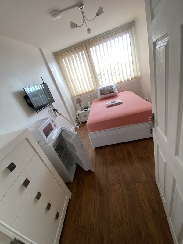 Room Weston Street in Greater London