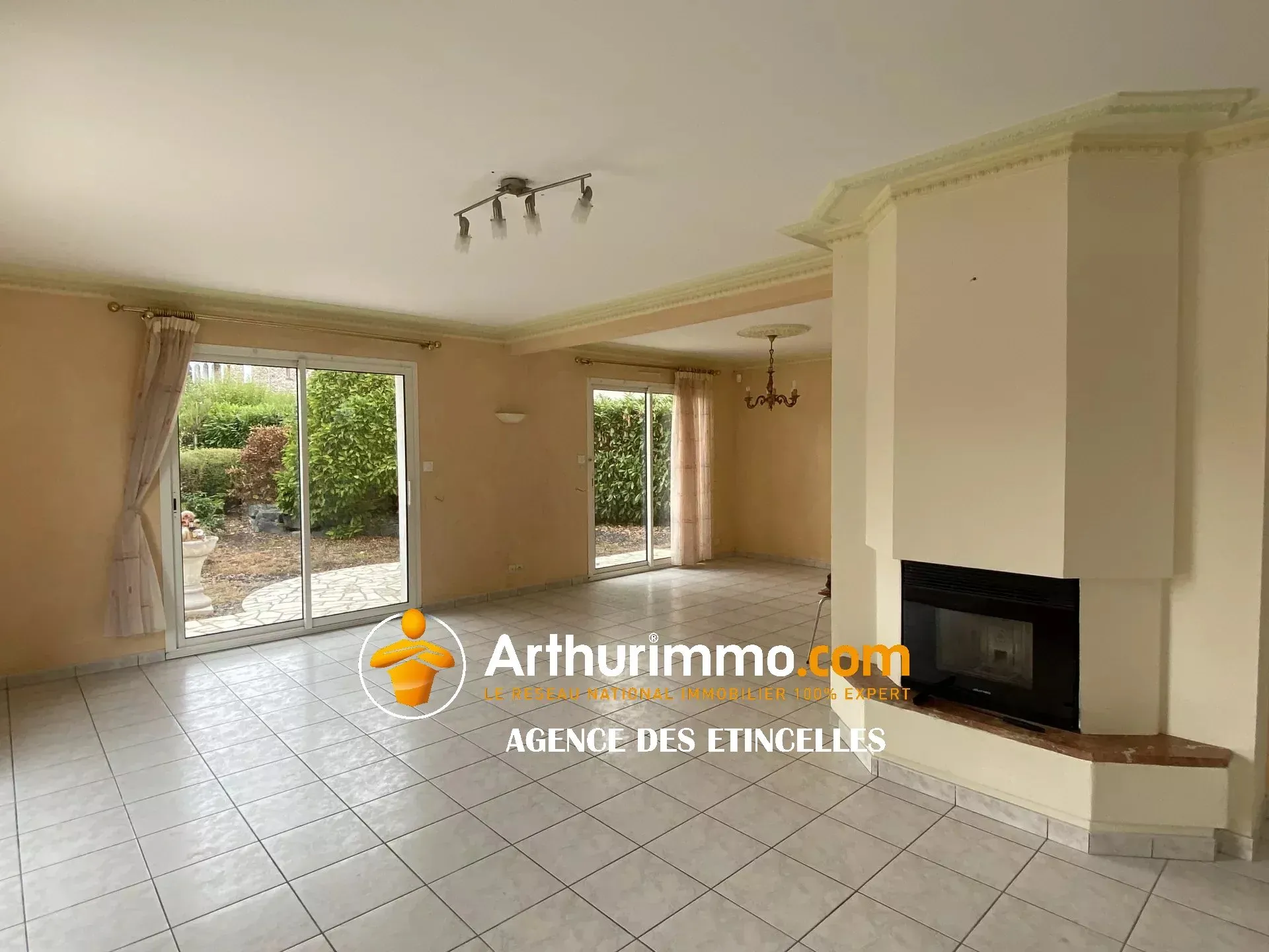 Maison Ligne de Martigné-Ferchaud à Vitré à Rannée