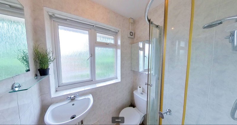 Room Solon New Road in Greater London