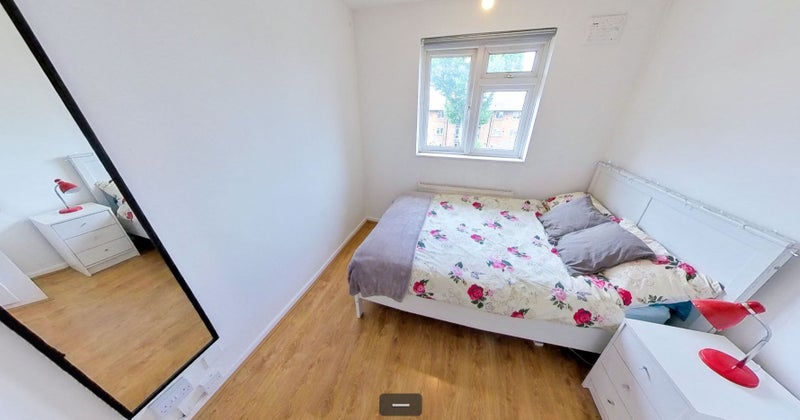 Room Solon New Road in Greater London