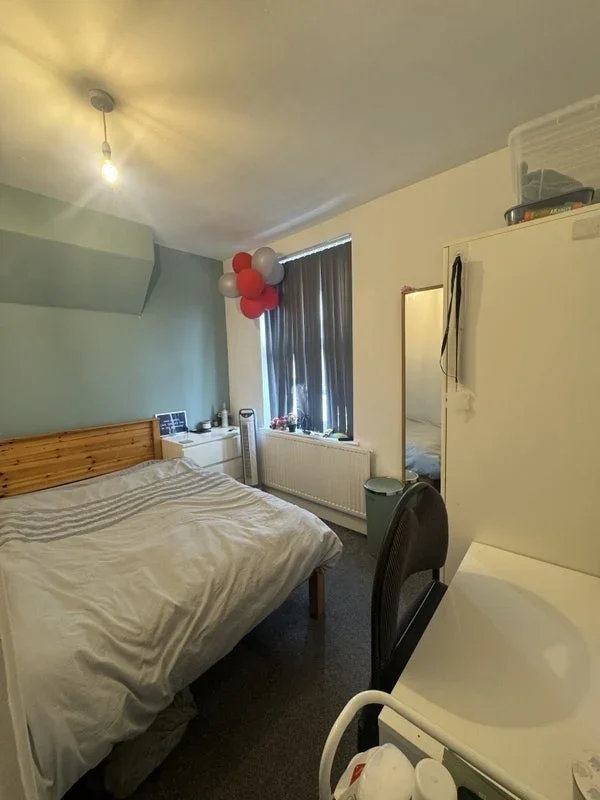 Room High Street in Greater London