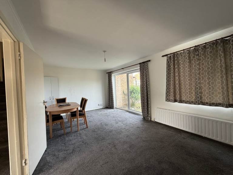 House Farm Close in Greater London