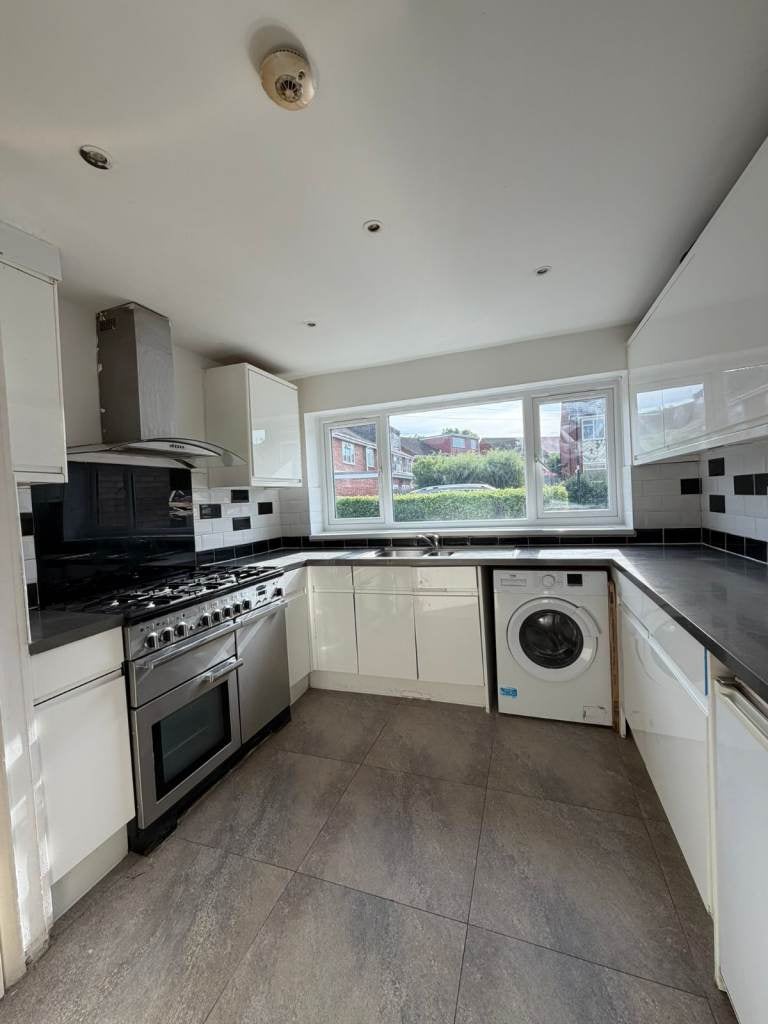 House Farm Close in Greater London
