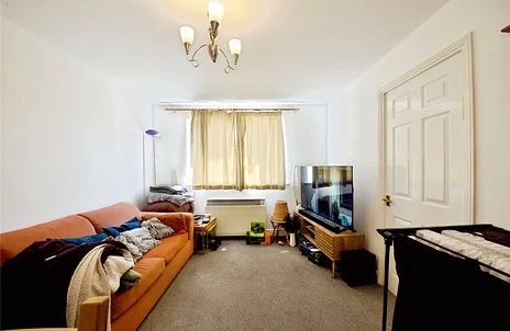 Flat Lucas Gardens in Greater London