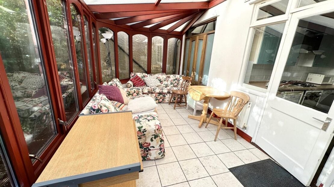 Room Walford Road in Greater London