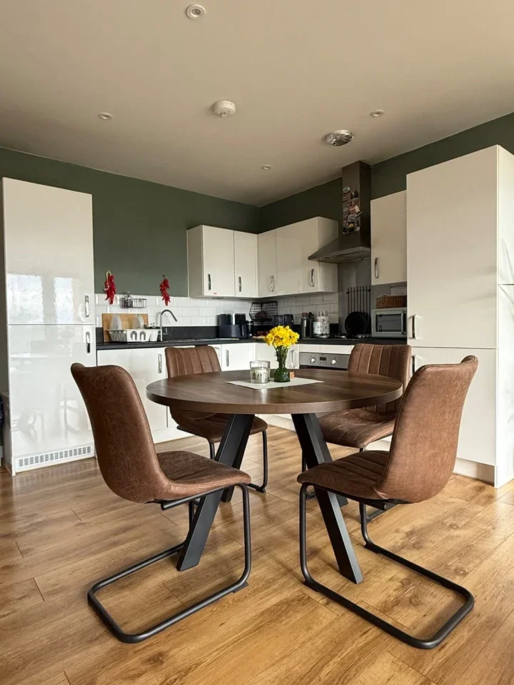 Flat Havelock Road in Greater London