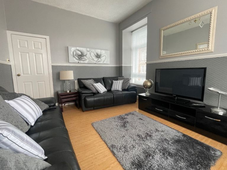 Flat Tynecastle Crescent in Glasgow