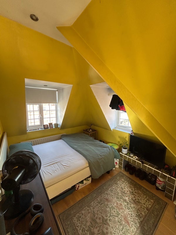 Flat Finchley Road in Greater London