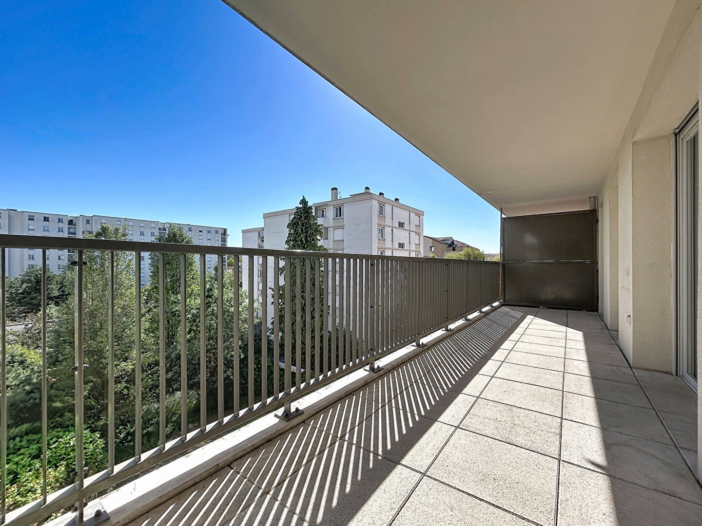 Flat Rue Alexis Perroncel in Villeurbanne