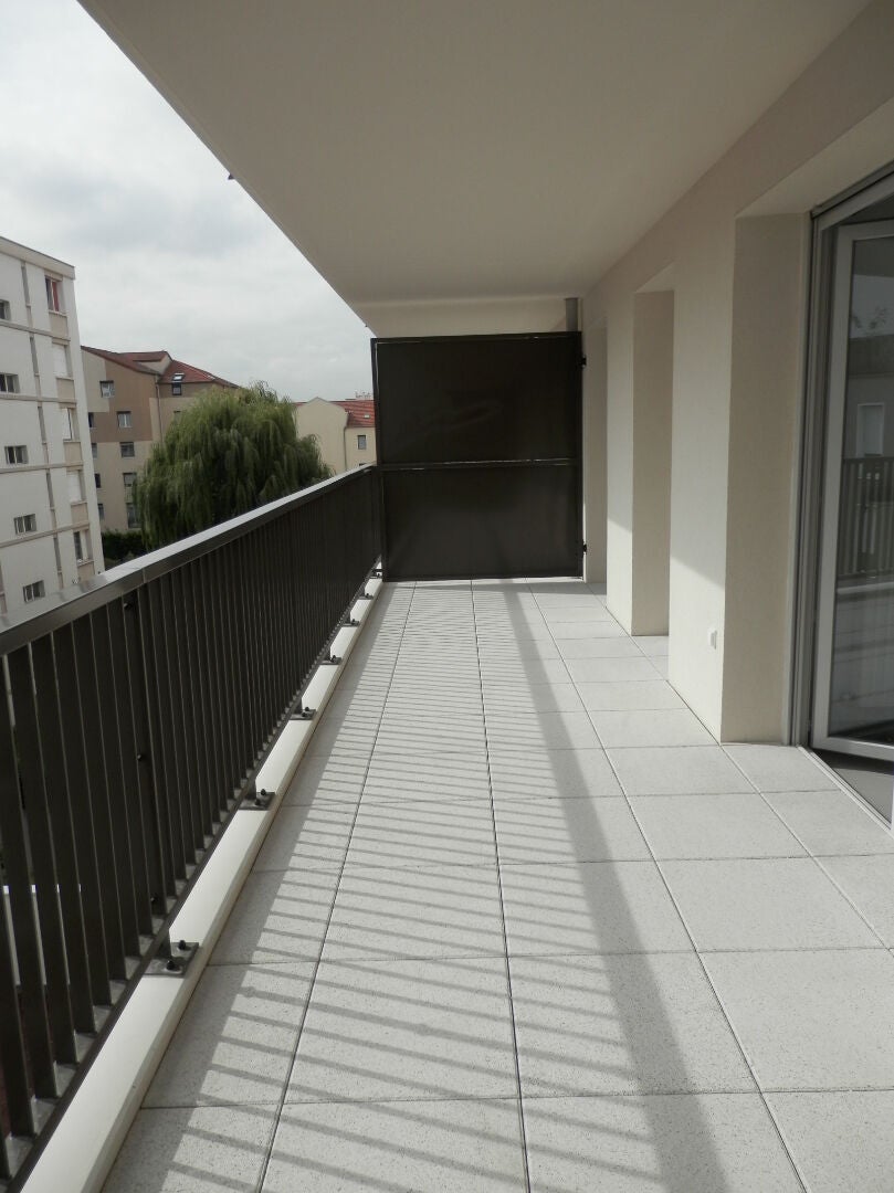 Flat Rue Alexis Perroncel in Villeurbanne