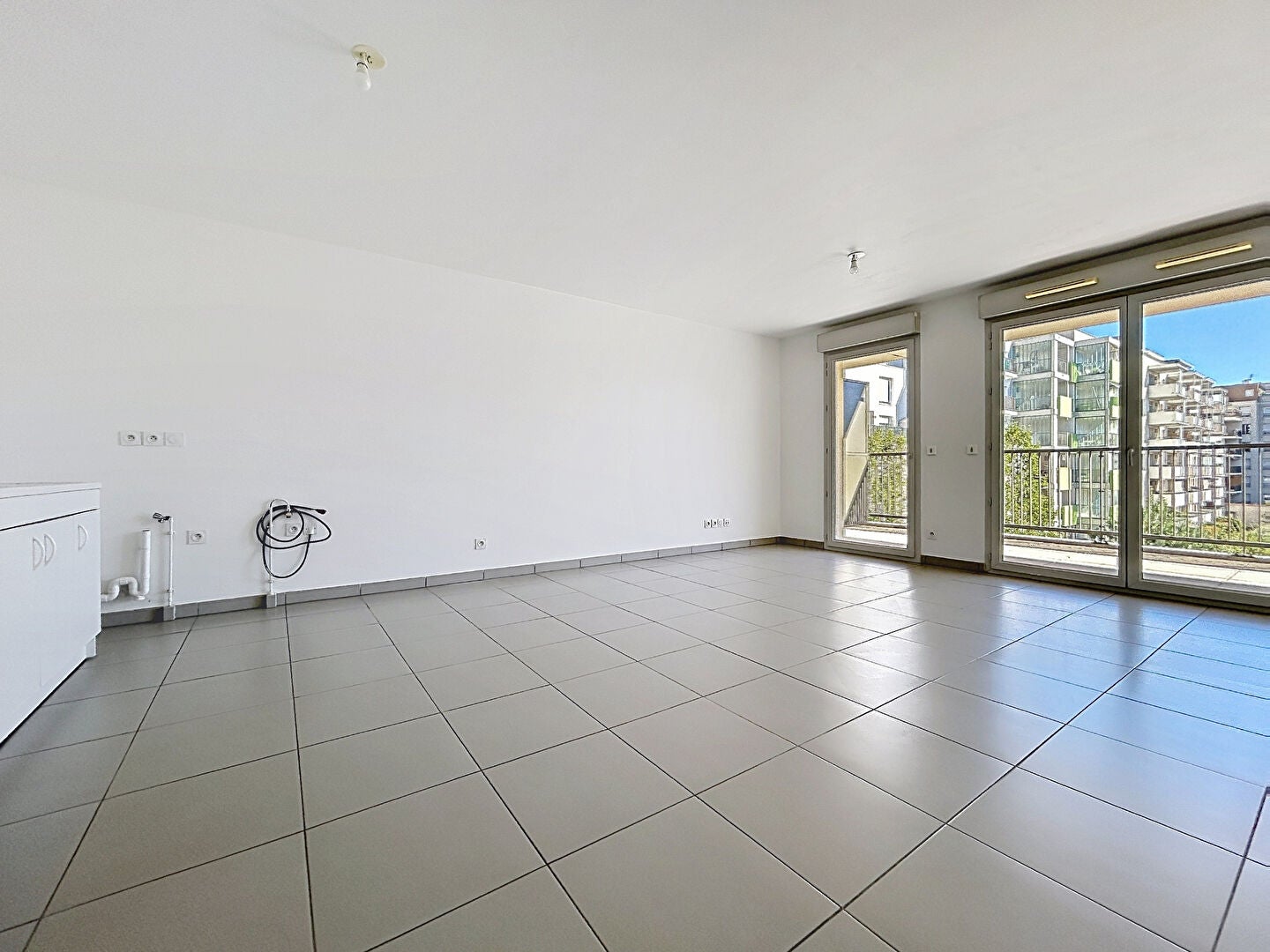 Flat Rue Alexis Perroncel in Villeurbanne