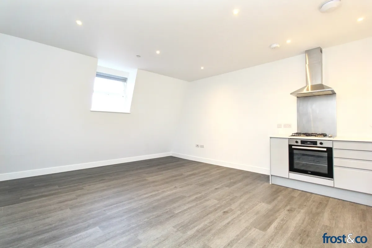 Flat Westons Lane in Poole