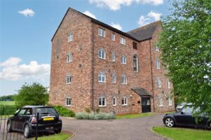 Flat Honeymans Gardens in Droitwich Spa