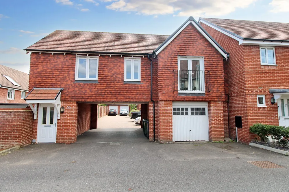 Flat Hedley Way in Wealden