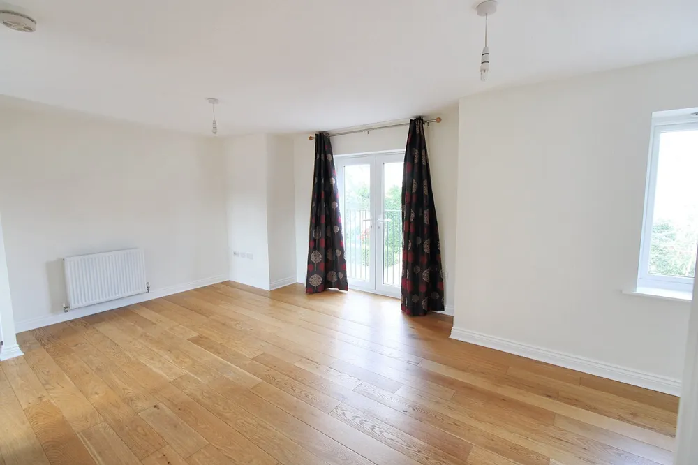 Flat Hedley Way in Wealden