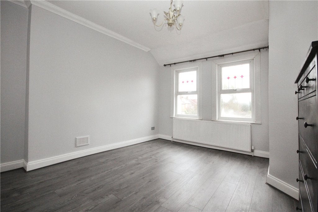 House Guildersfield Road in Greater London
