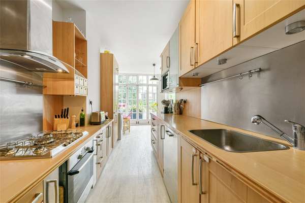 Flat Eton Avenue in Greater London