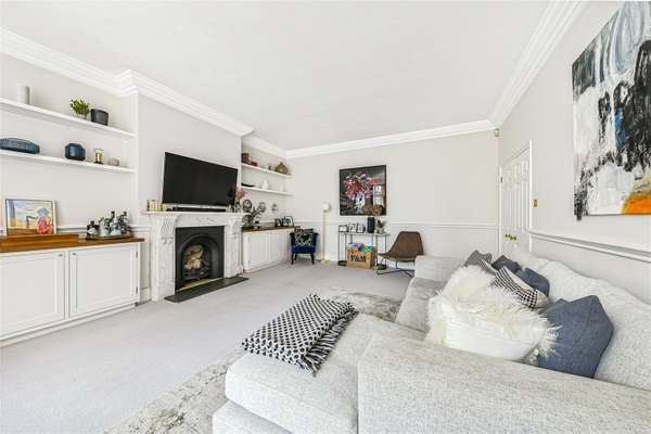 Flat Eton Avenue in Greater London