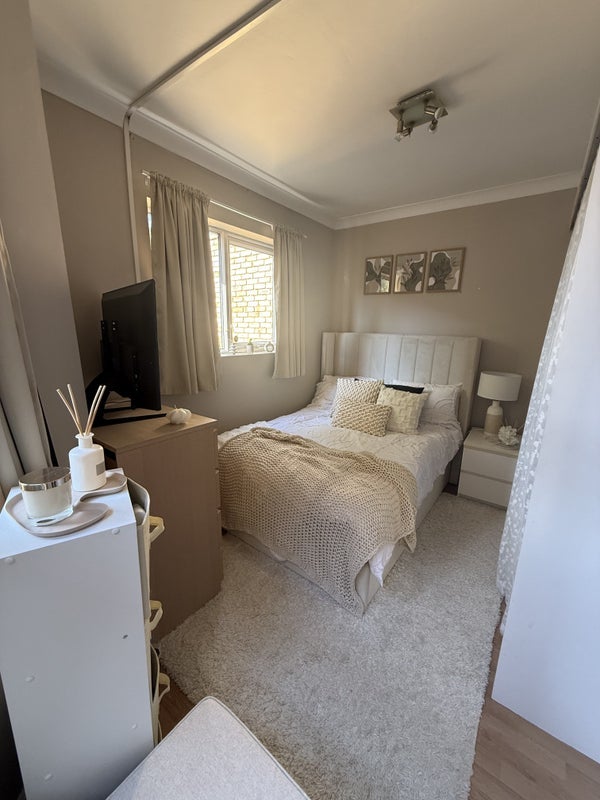 Room Great West Road in Greater London