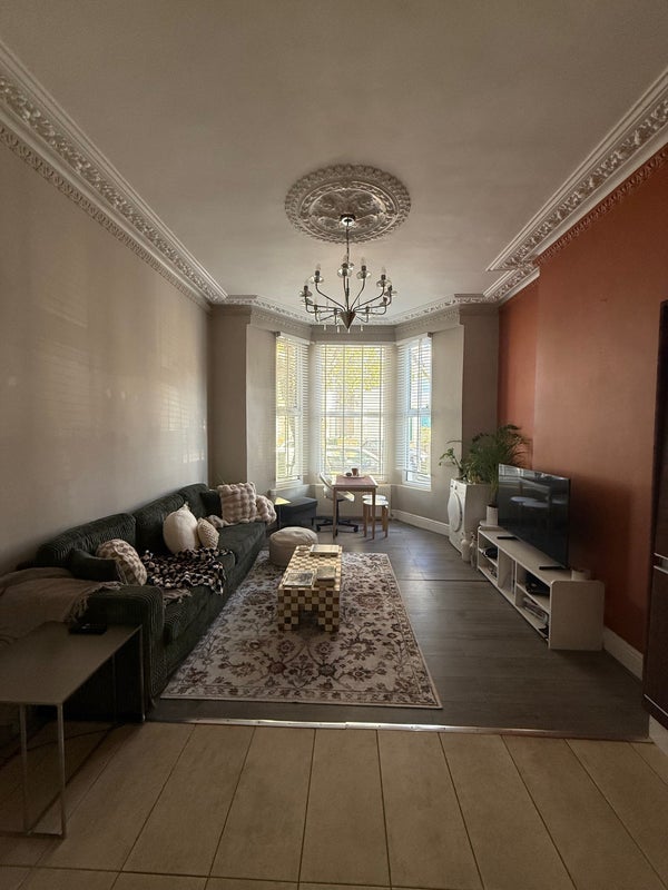 Room Great West Road in Greater London