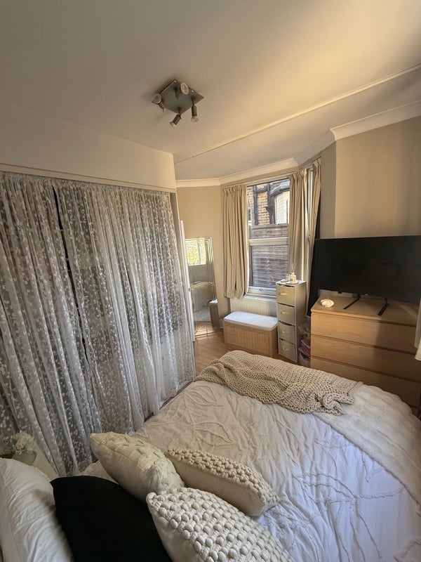 Room Great West Road in Greater London
