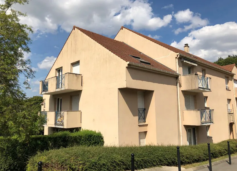 Flat Rue du Bois Michel Pierre in Bures-sur-Yvette