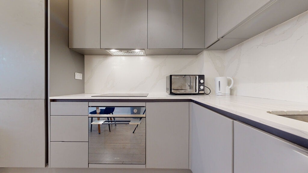 Flat Great West Road in Greater London