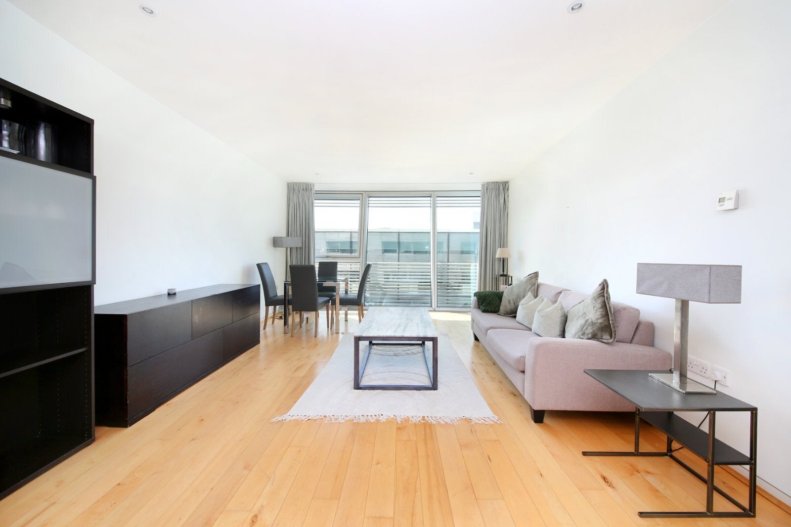 Flat Hester Road in Greater London