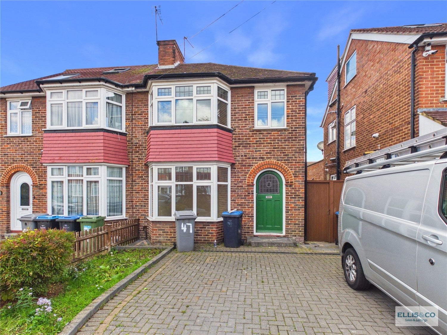 House Tintern Way in Greater London