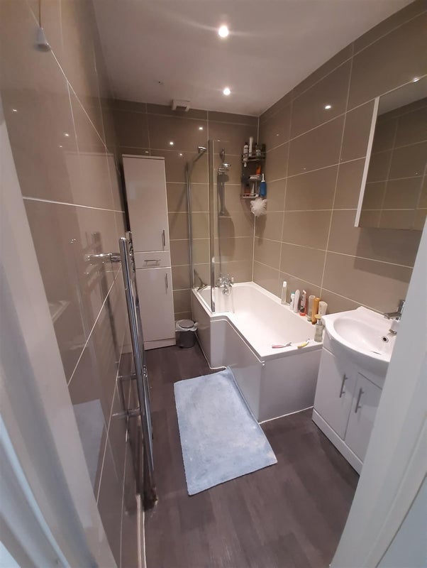 Room Alderbrook Road in Greater London