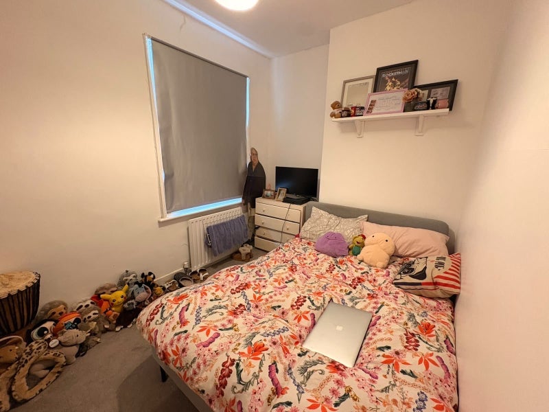 Room Alderbrook Road in Greater London