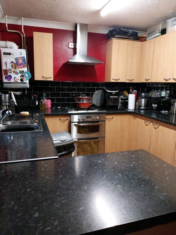 Room Apple Close in Poole