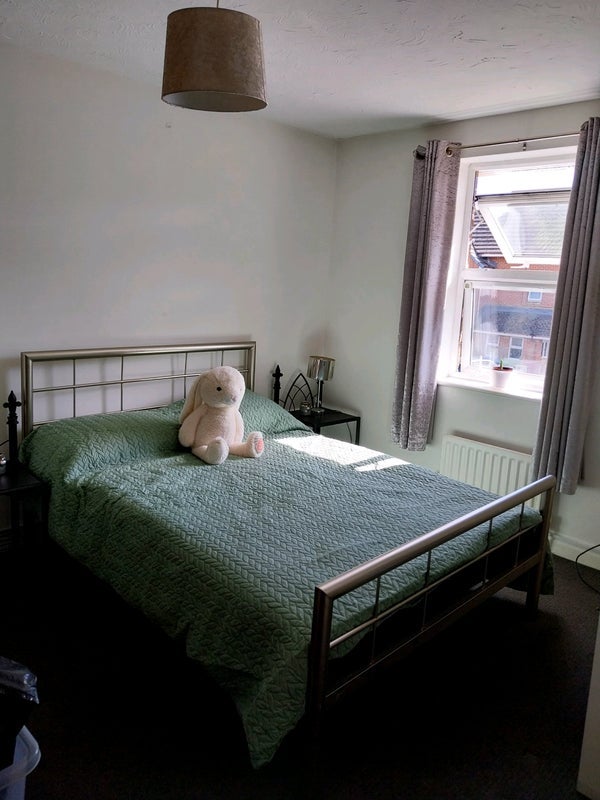 Room Apple Close in Poole