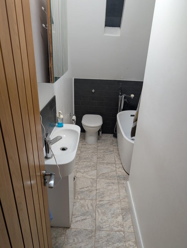 Room Freeland Road in Greater London
