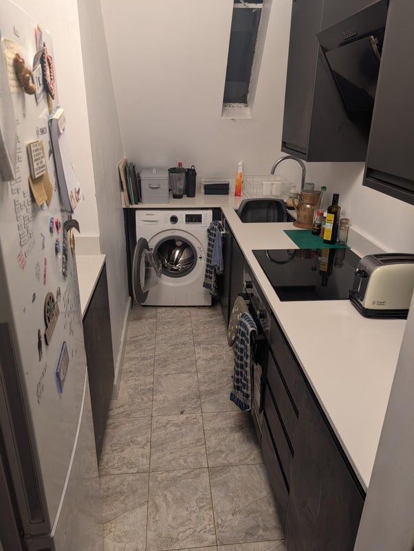 Room Freeland Road in Greater London