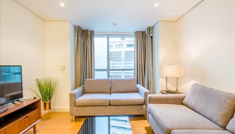 Flat Merchant Square in City of Westminster