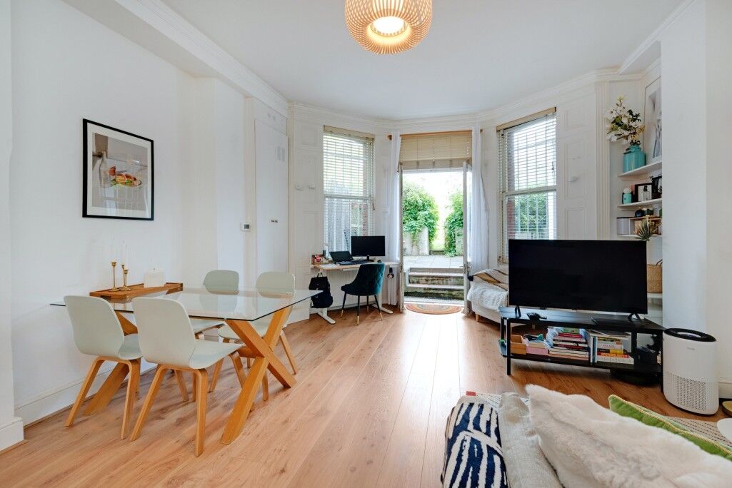 Flat Sutherland Avenue in City of Westminster