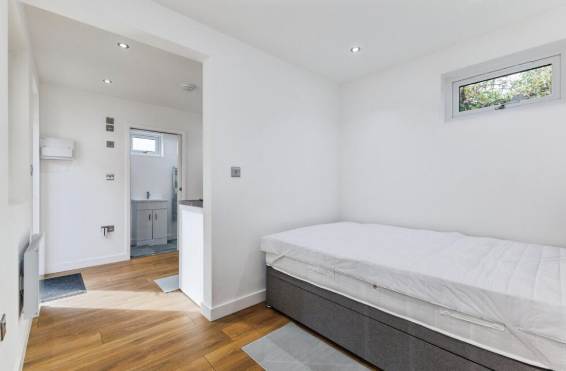Flat Angel Hill in Greater London
