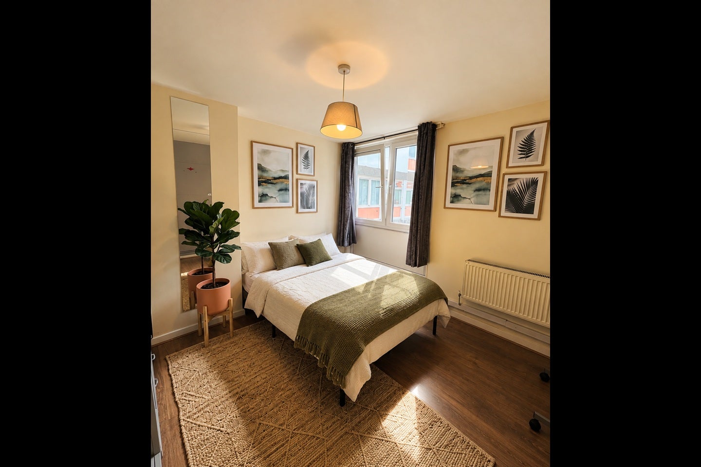 Room Thomas Baines Road in Greater London