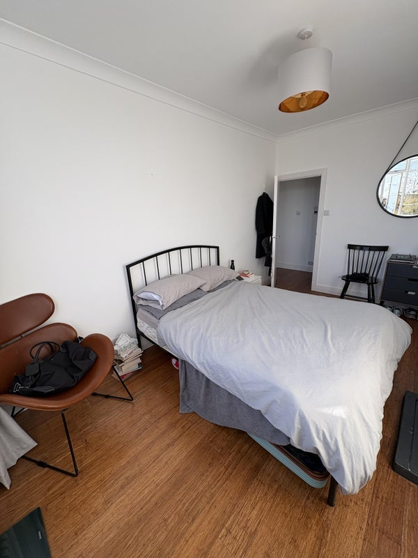 Room Pentonville Road in Greater London