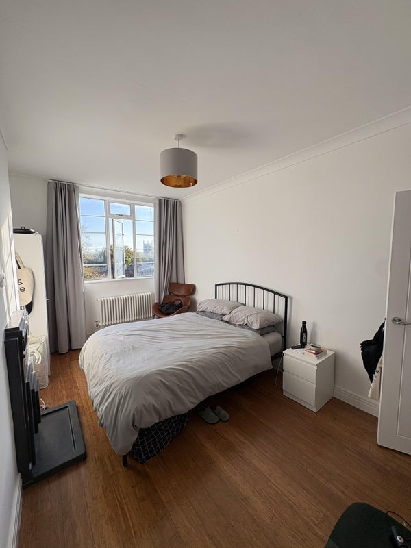 Room Pentonville Road in Greater London