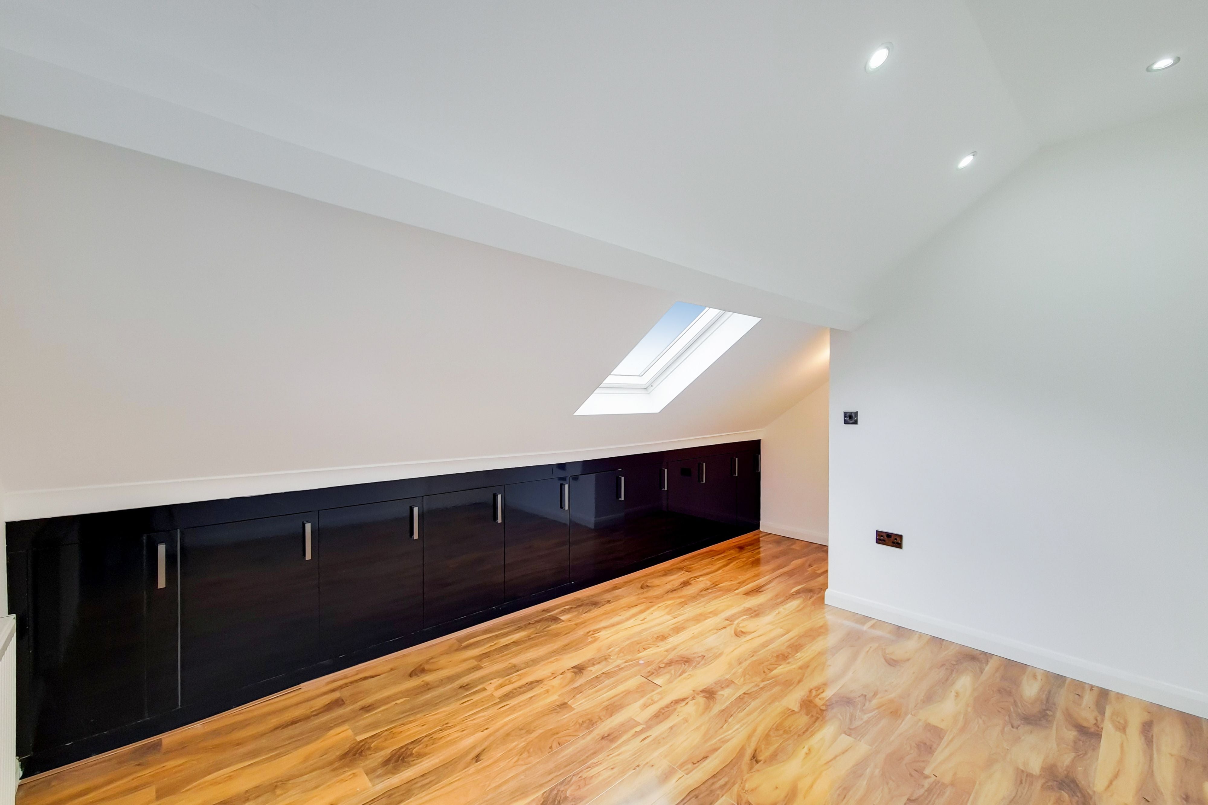 Flat Gordon Road in Greater London