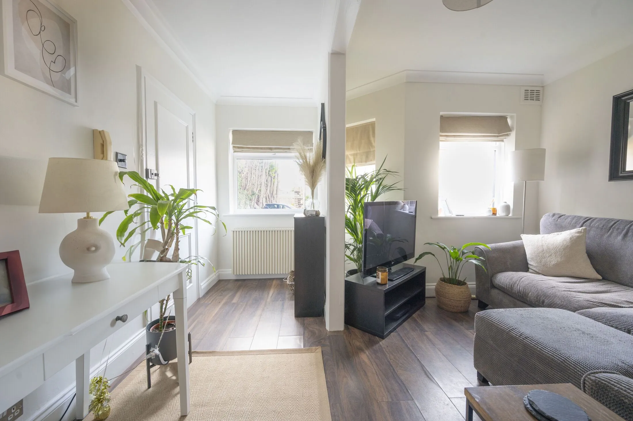 Flat Haslemere Avenue in Greater London