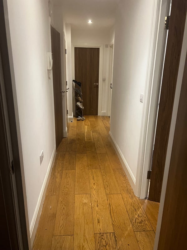 Room Bondway in Greater London