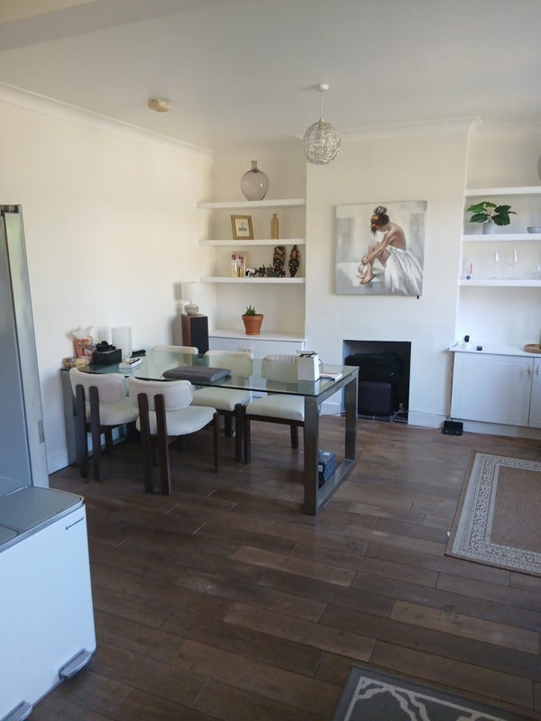 Room Woolstone Road in Greater London